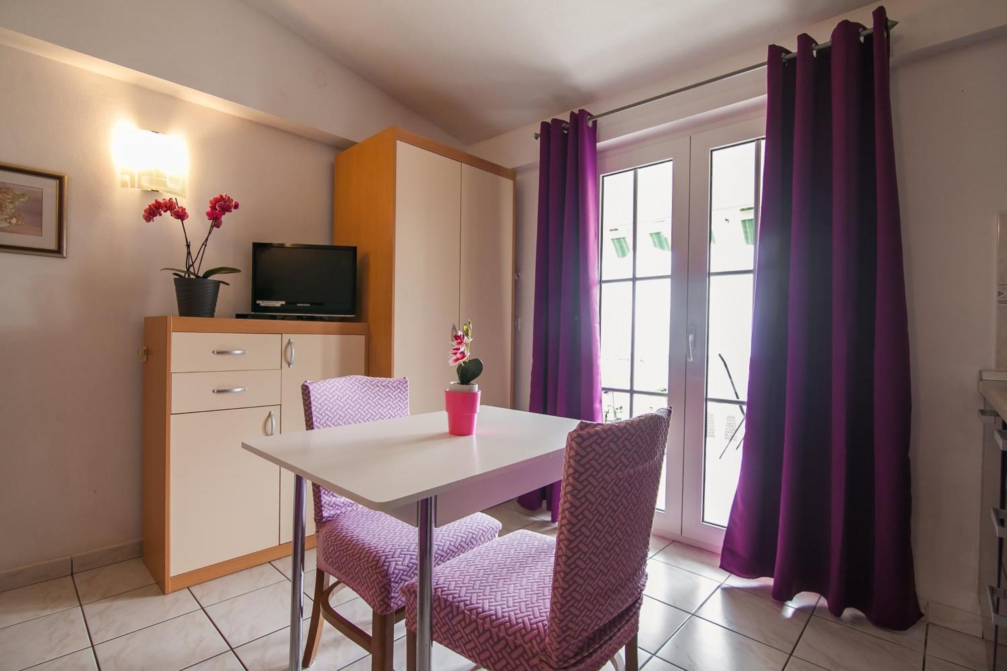 Apartments Paula Bol Kültér fotó